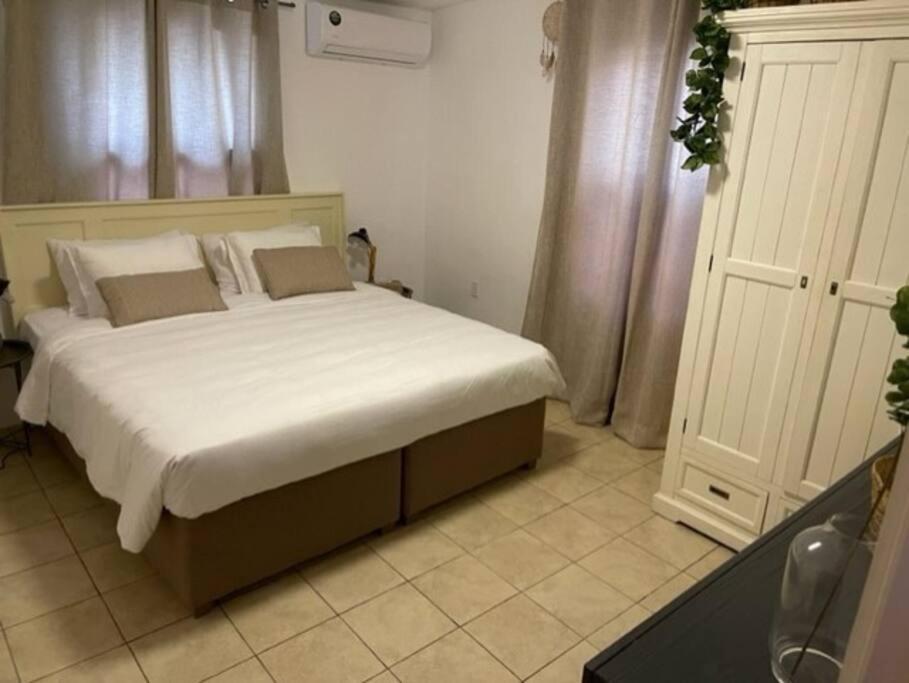 Villa Susanna 3 Bedroom 2 Bathroom House Sleeps 6Plus Віллемстад Екстер'єр фото