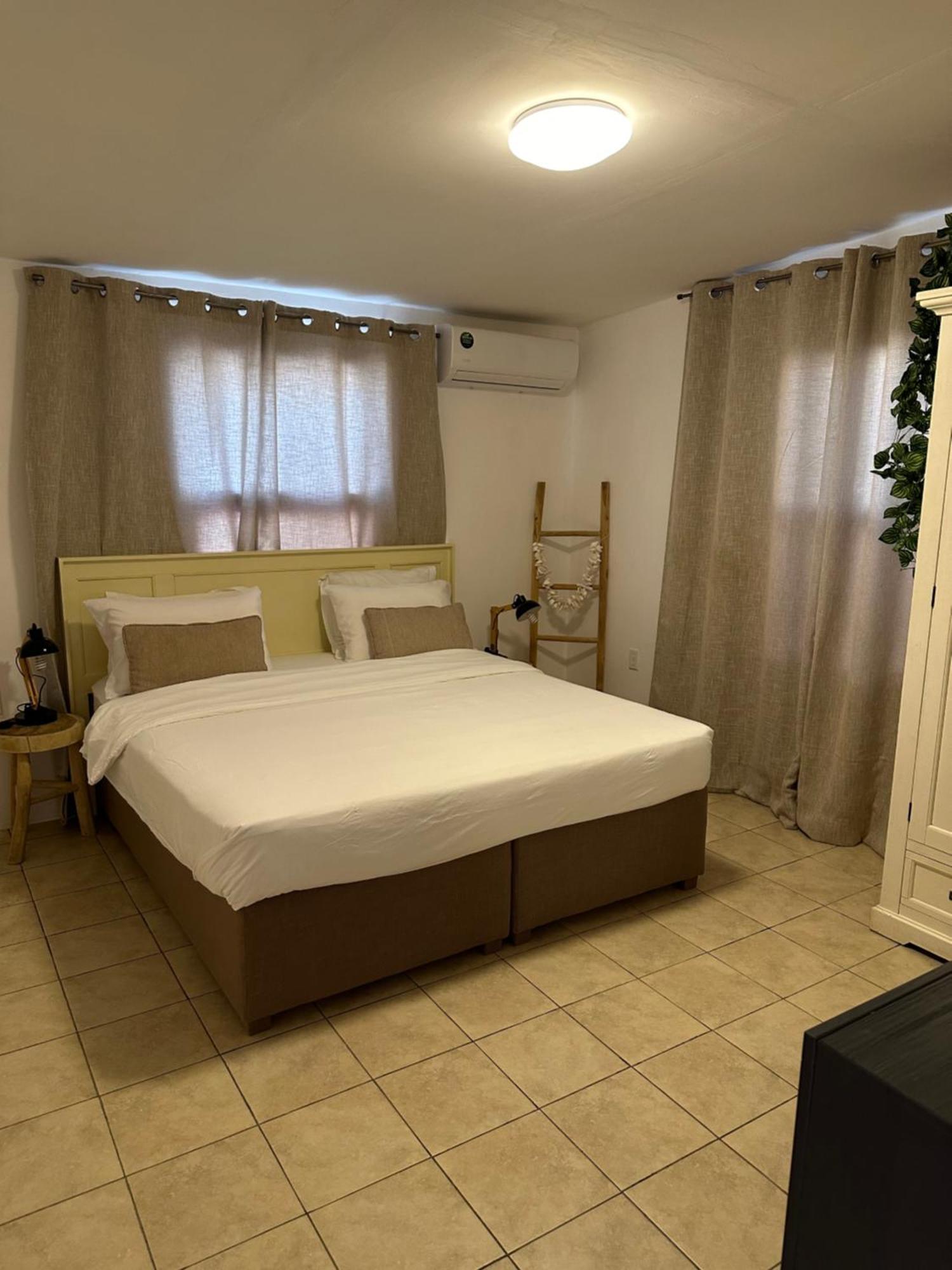 Villa Susanna 3 Bedroom 2 Bathroom House Sleeps 6Plus Віллемстад Екстер'єр фото